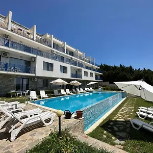 https://quiet-bay.sozopol-hotels.com